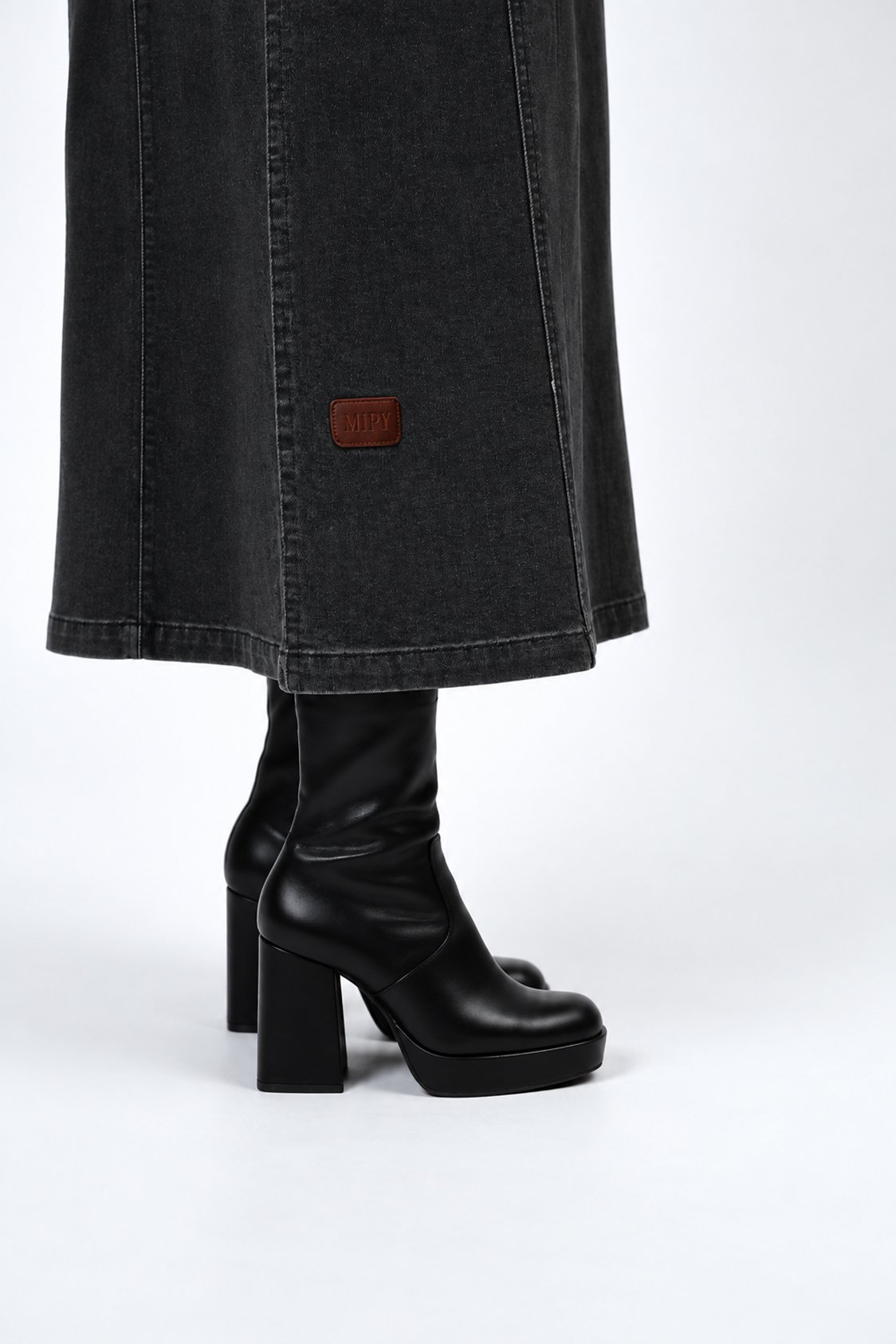 Vintage Exclusive - Image 3